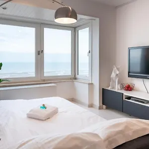 Appartement Frontaal Zeezicht Martinique, Oostende